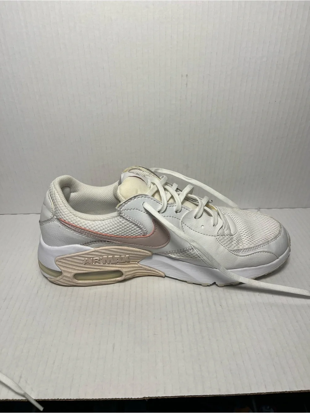 Nike Air Max Excee Womens White and Pink Shoe Size 11
